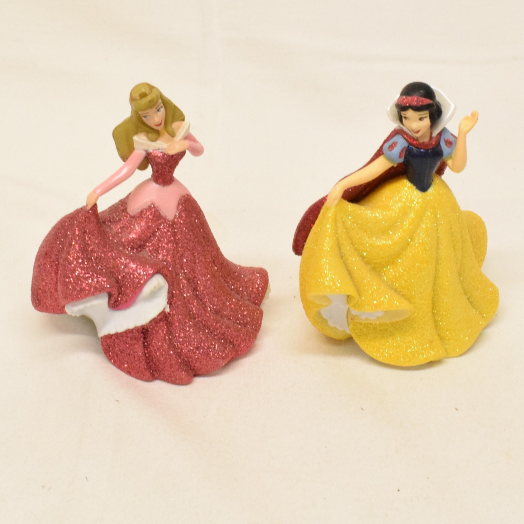 Lot de six figurines 9,5 cm princesses Disney en robes à paillettes État correct - Vue 3 - 